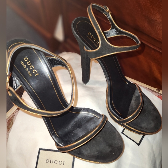 GUCCI BLACK AND GOLD TRIM STRAPPY STILETTO SANDALS 40 (10) - Picture 14 of 16